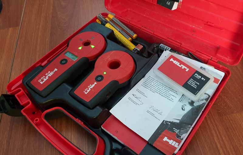A LADS utility locating receiver used to trace underground services